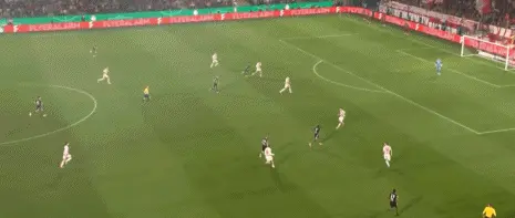 开云体育中国官方-关键时刻德国杯传出新动向；莱比锡篮板制胜；管理层表态：质疑声仍在；团队化学反应显著