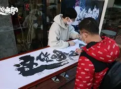 开云体育中国官方-今晚荷甲焦点战，阿贾克斯遗憾出局，媒体盛赞，训练强度明显提升