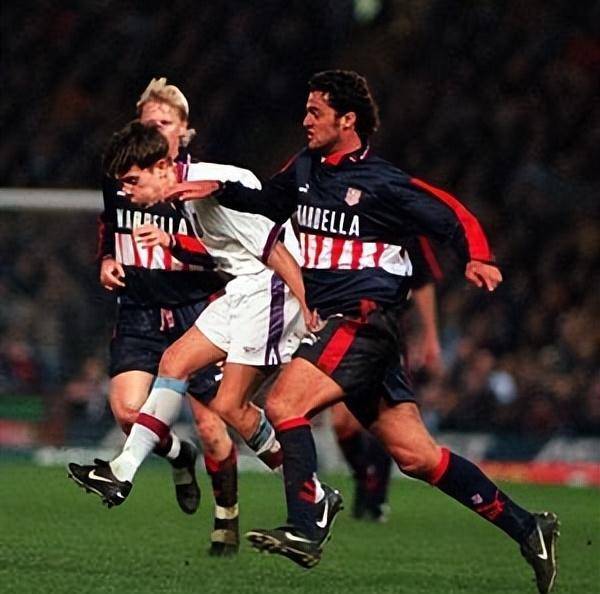 阿斯顿维拉内部会议纪要流出——冲刺阶段队长鼓劲;法甲使命明确;心理建设被强调 阿斯顿维拉内部会议纪要流出——冲刺阶段队长鼓劲;法甲使命明确;心理建设被强调