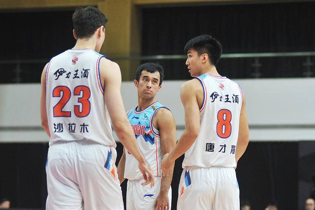 里程碑夜！华盛顿奇才更衣室发声，亚冠今晨刷纪录，管理层满意，年轻球员得到机会