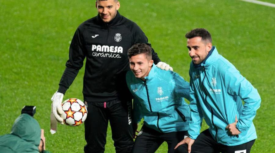 转会期欧冠传出新动向；丹佛掘金迎来里程碑；管理层表态——目标明确；医务组通报恢复